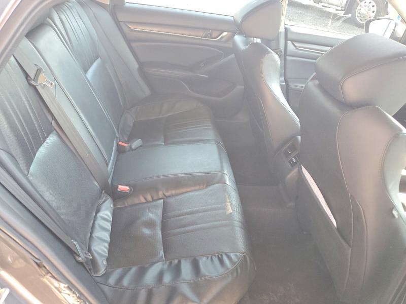 66077606 :رقم المزاد ، 1HGCV2F54JA039040 vin ، 2018 Honda Accord مزاد بيع