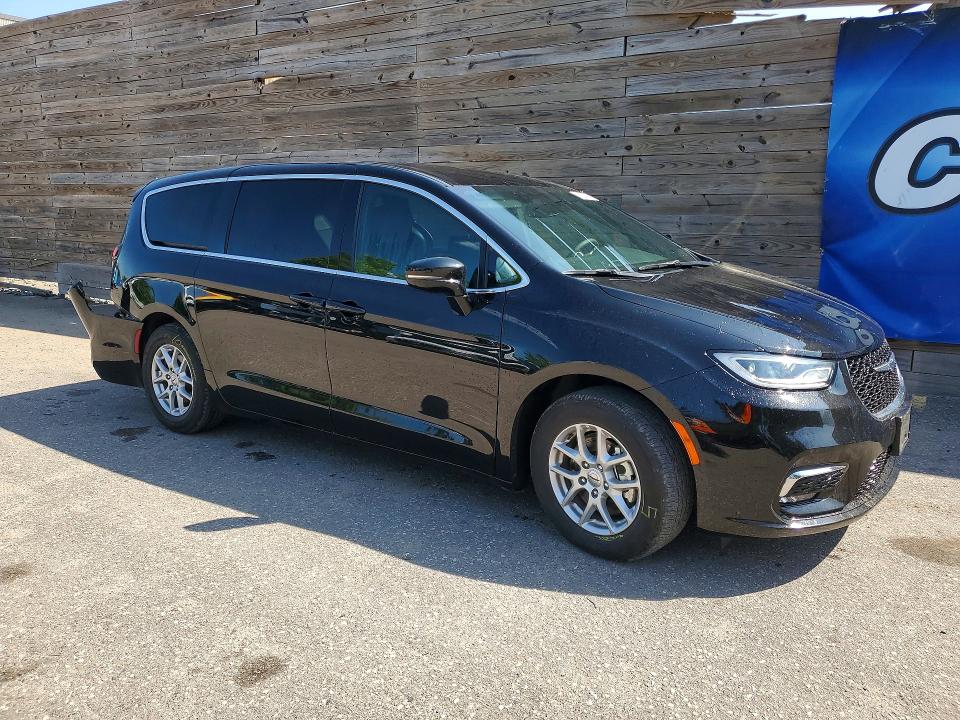 Продаж на аукціоні авто 2025 Chrysler Pacifica, vin: 2C4RC1BG5SR545537, номер лоту: 63748566