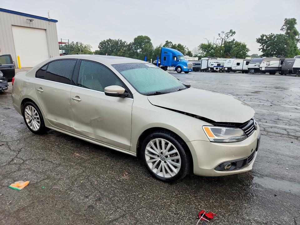 66392016 :رقم المزاد ، 3VWLL7AJ1EM273695 vin ، 2014 Volkswagen Jetta مزاد بيع
