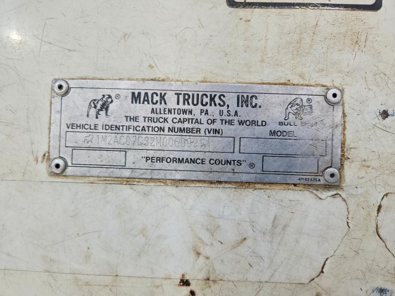 Продаж на аукціоні авто 2002 Mack 600, vin: 1M2AC07C32M006099, номер лоту: 65117676