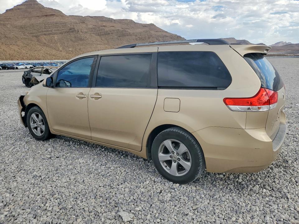 Продажа на аукционе авто 2012 Toyota Sienna, vin: 5TDKK3DC2CS242072, номер лота: 66848096