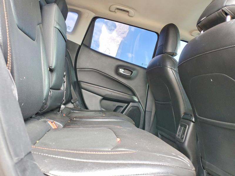 66913486 :رقم المزاد ، 3C4NJDCB6JT395622 vin ، 2018 Jeep Compass مزاد بيع