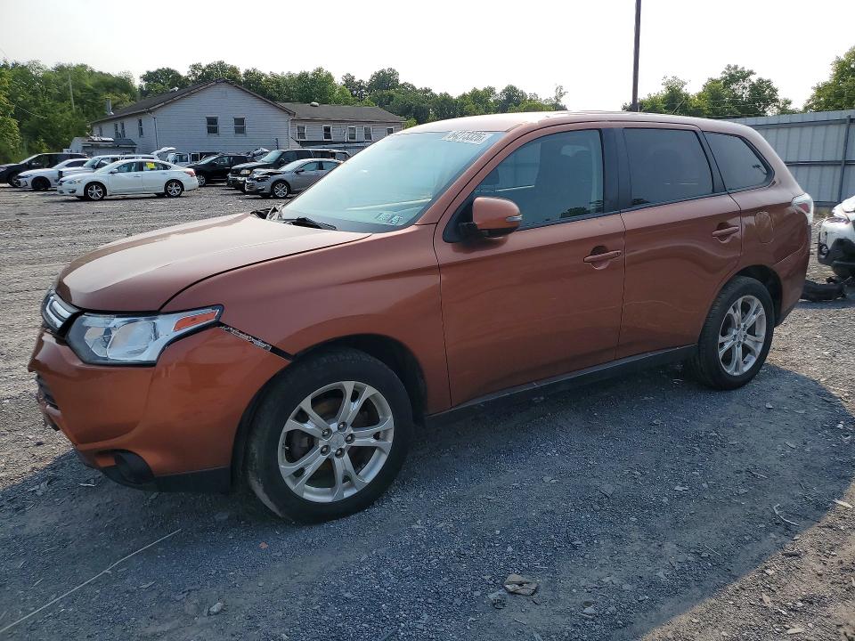 2014 Mitsubishi Outlander მანქანა იყიდება აუქციონზე, vin: JA4AD3A39EZ009523, აუქციონის ნომერი: 64273326