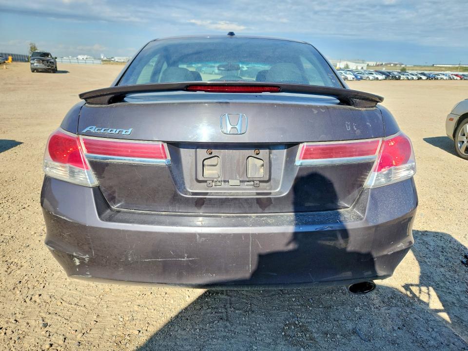 2011 Honda Accord მანქანა იყიდება აუქციონზე, vin: 1HGCP2F83BA804342, აუქციონის ნომერი: 65815816