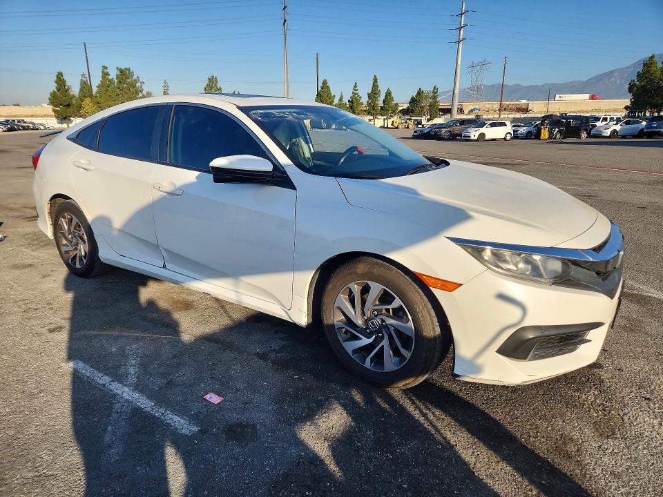 Продажа на аукционе авто 2017 Honda Civic, vin: 2HGFC2F76HH527499, номер лота: 63713306