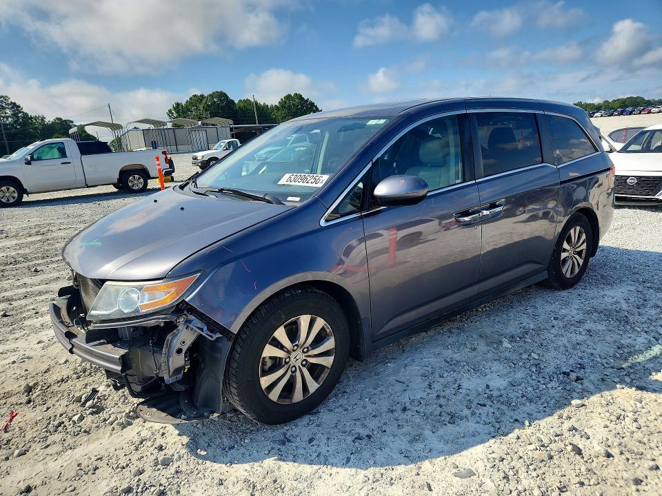 63096256 :رقم المزاد ، 5FNRL5H64FB122424 vin ، 2015 Honda Odyssey مزاد بيع