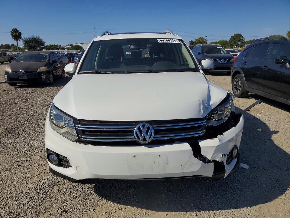 2016 Volkswagen Tiguan მანქანა იყიდება აუქციონზე, vin: WVGAV7AX0GW547606, აუქციონის ნომერი: 66786236