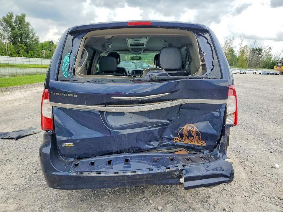 64570126 :رقم المزاد ، 2C4RC1BG7GR205359 vin ، 2016 Chrysler Town & Country مزاد بيع