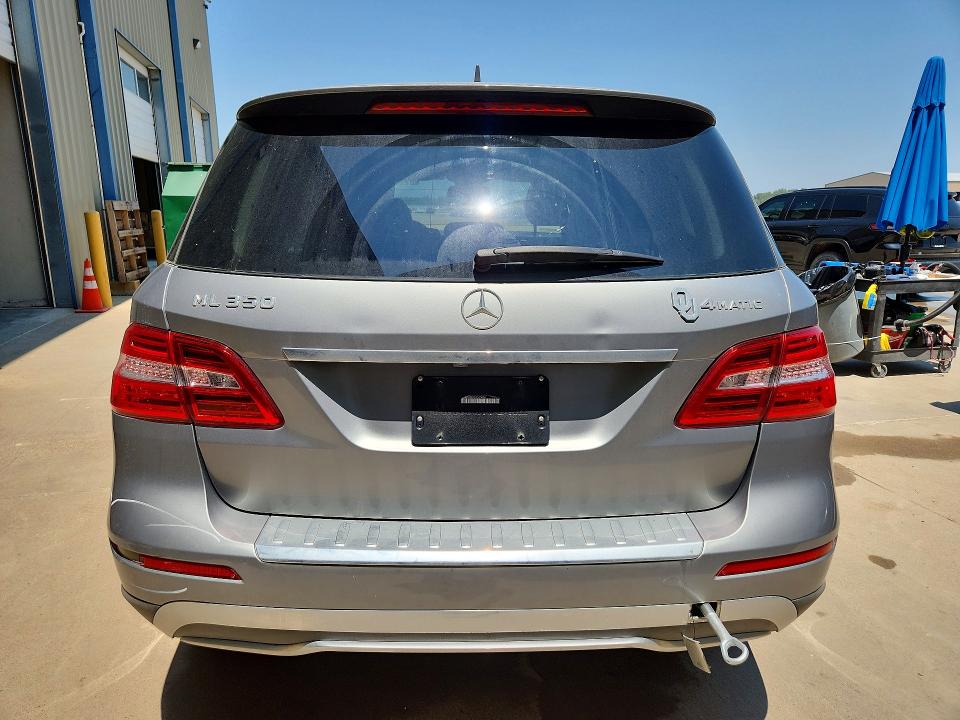 2015 Mercedes-benz Ml მანქანა იყიდება აუქციონზე, vin: 4JGDA5HB0FA605040, აუქციონის ნომერი: 61418456