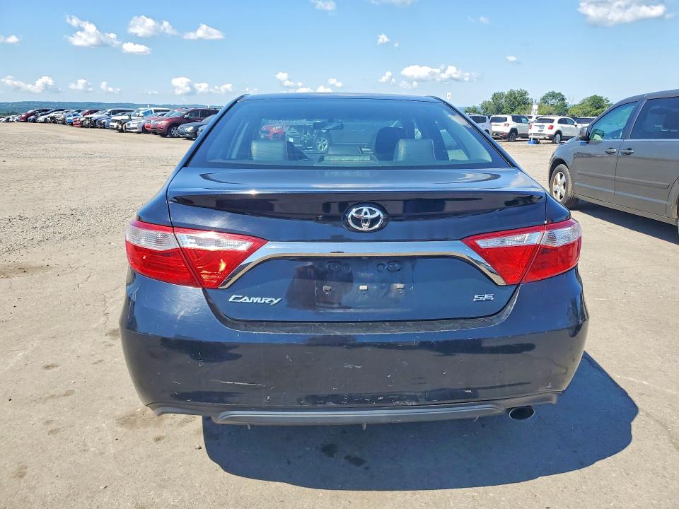 2017 Toyota Camry მანქანა იყიდება აუქციონზე, vin: 4T1BF1FK1HU813384, აუქციონის ნომერი: 65997486