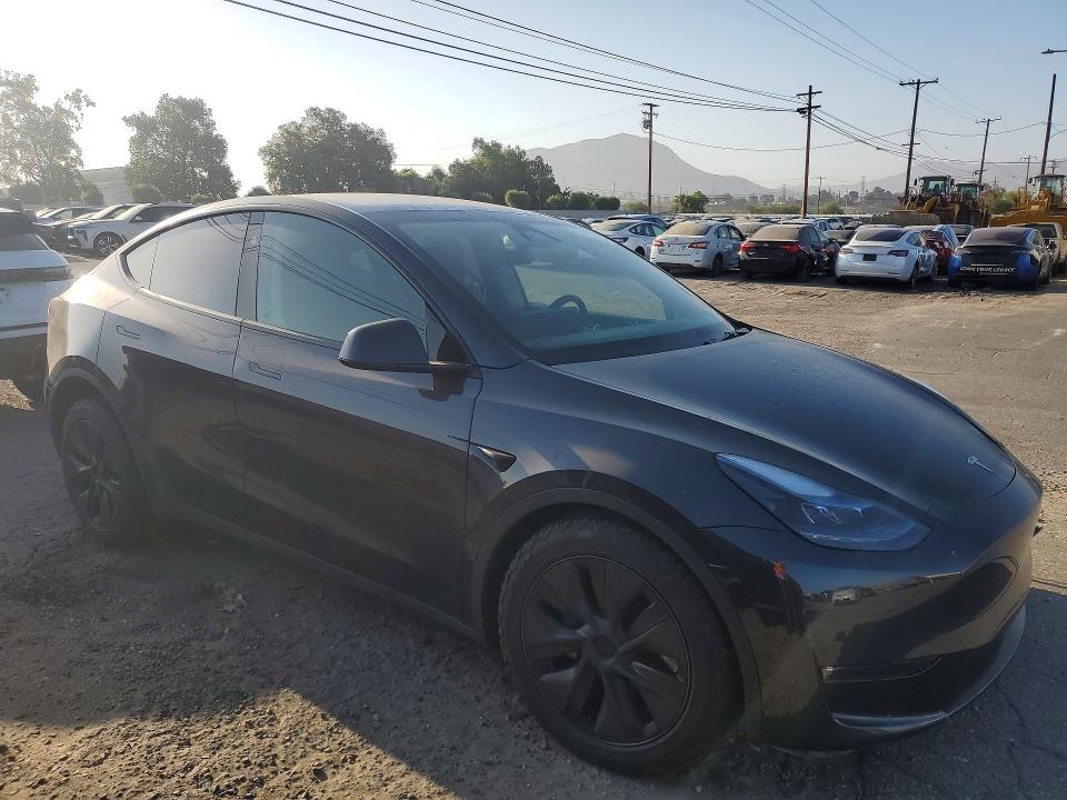 Продаж на аукціоні авто 2025 Tesla Model Y, vin: 7SAYGDEE0SF216643, номер лоту: 63767196