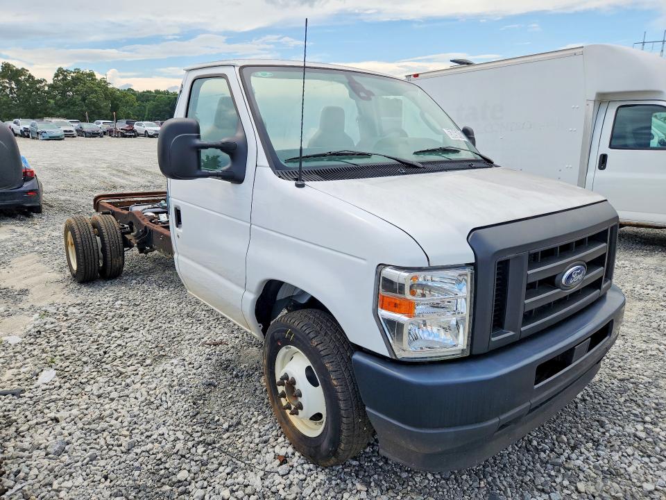 2024 Ford Econoline მანქანა იყიდება აუქციონზე, vin: 1FDWE3FN1RDD42364, აუქციონის ნომერი: 63696416