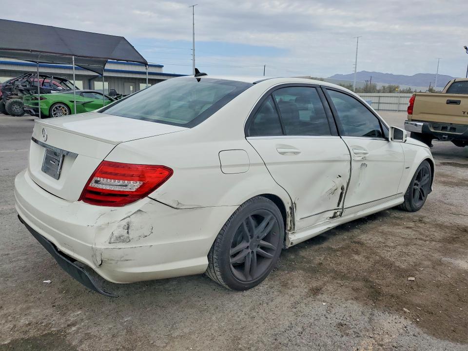 2012 Mercedes-benz C მანქანა იყიდება აუქციონზე, vin: WDDGF4HBXCR214994, აუქციონის ნომერი: 63771546