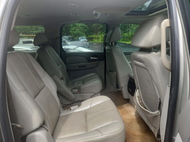 65053606 :رقم المزاد ، 3GNFK16368G197945 vin ، 2008 Chevrolet Suburban مزاد بيع