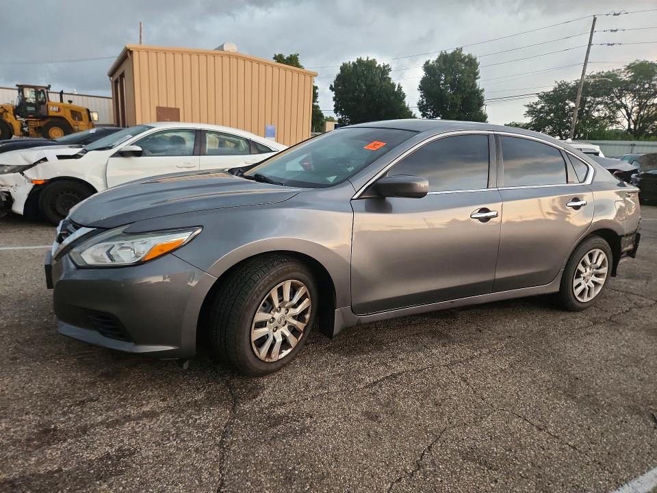 Продажа на аукционе авто 2017 Nissan Altima, vin: 1N4AL3AP2HC141872, номер лота: 63444766