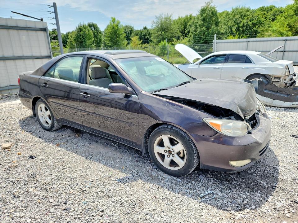 64042486 :رقم المزاد ، 4T1BF32K53U553307 vin ، 2003 Toyota Camry مزاد بيع