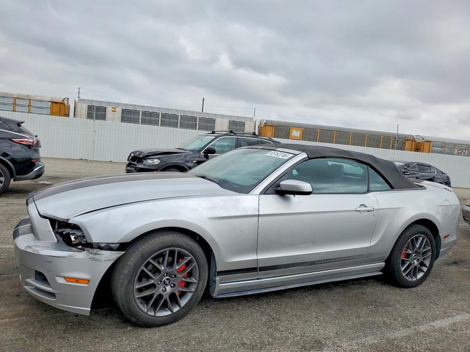 2014 Ford Mustang მანქანა იყიდება აუქციონზე, vin: 1ZVBP8EM2E5254959, აუქციონის ნომერი: 65162746