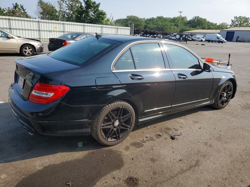 2014 Mercedes-benz C მანქანა იყიდება აუქციონზე, vin: WDDGF8AB1EG231604, აუქციონის ნომერი: 64591366