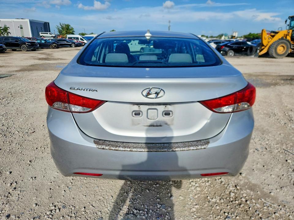 2013 Hyundai Elantra მანქანა იყიდება აუქციონზე, vin: KMHDH4AE8DU622304, აუქციონის ნომერი: 66247586