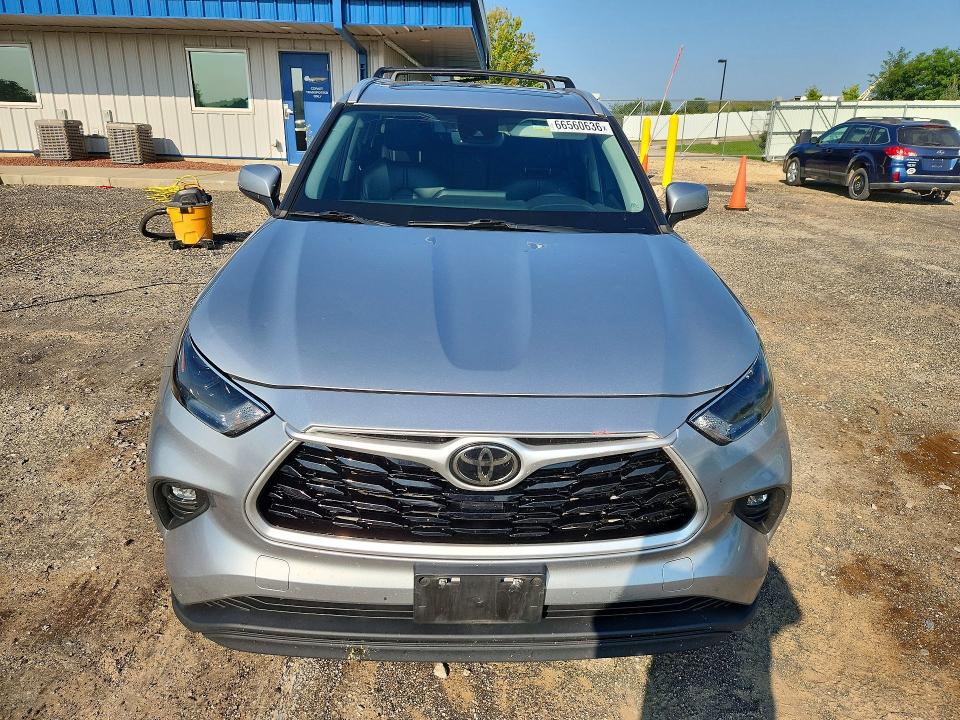 Продажа на аукционе авто 2022 Toyota Highlander, vin: 5TDGZRBH1NS561131, номер лота: 66560636