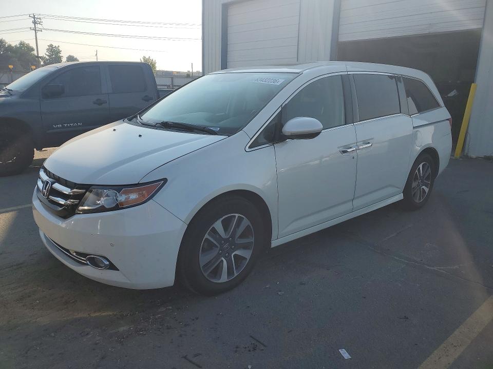 63432236 :رقم المزاد ، 5FNRL5H94GB020553 vin ، 2016 Honda Odyssey مزاد بيع