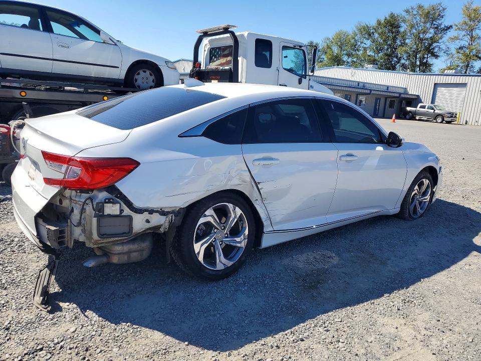 64028956 :رقم المزاد ، 1HGCV1F56JA037204 vin ، 2018 Honda Accord مزاد بيع