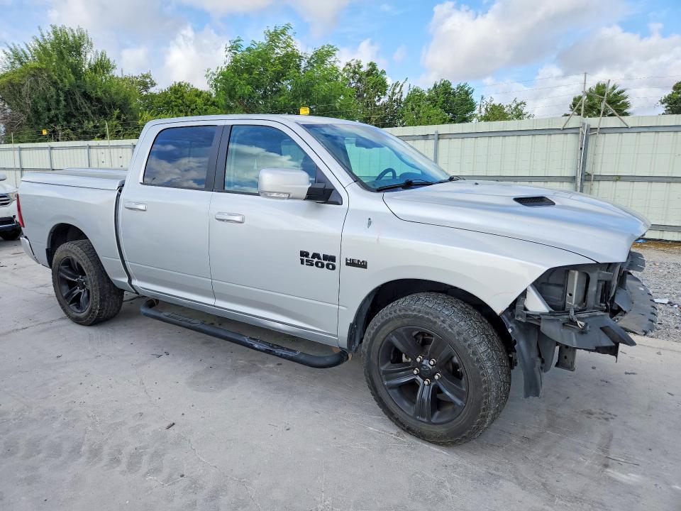 64396846 :رقم المزاد ، 1C6RR7MT1HS850785 vin ، 2017 Ram 1500 مزاد بيع