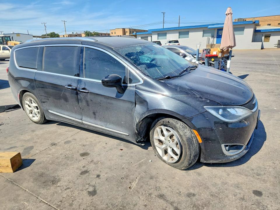 Продажа на аукционе авто 2017 Chrysler Pacifica, vin: 2C4RC1EG2HR669513, номер лота: 65630266