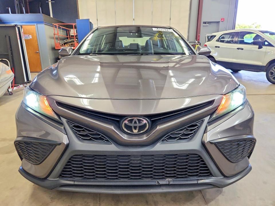 Продажа на аукционе авто 2021 Toyota Camry, vin: 4T1G11AK4MU553603, номер лота: 64895716