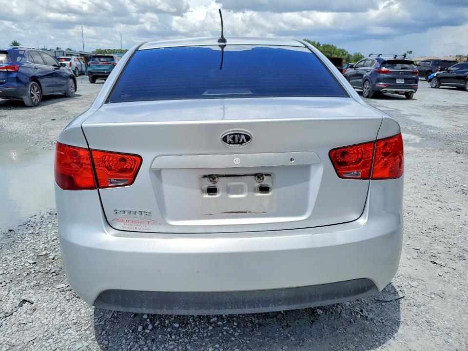 63879276 :رقم المزاد ، KNAFT4A23A5186711 vin ، 2010 Kia Forte مزاد بيع