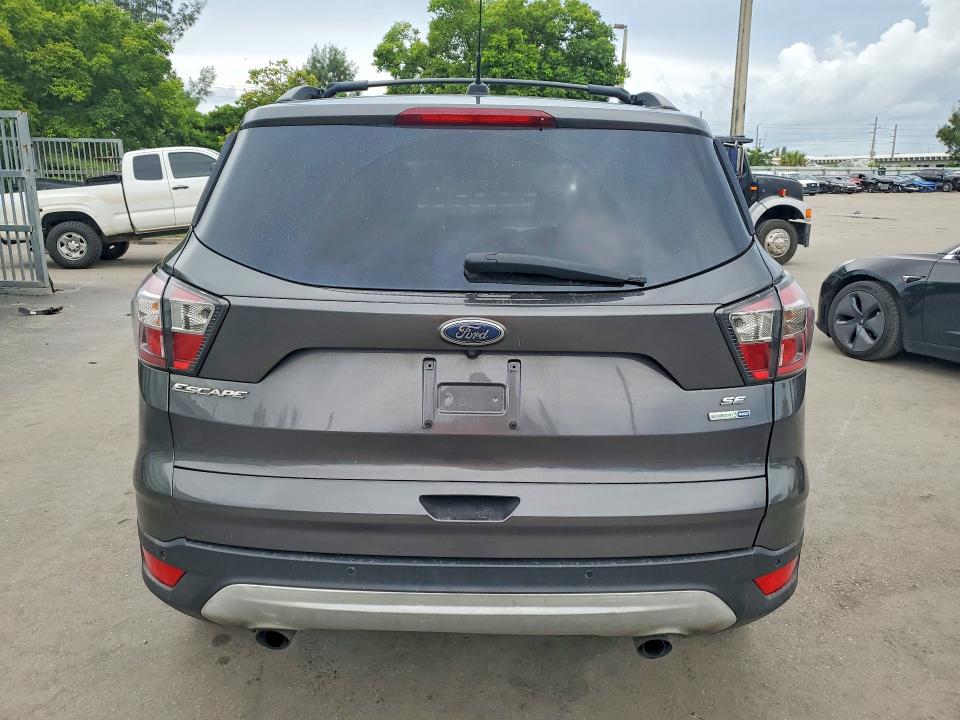 63901036 :رقم المزاد ، 1FMCU9GD4HUB23850 vin ، 2017 Ford Escape مزاد بيع