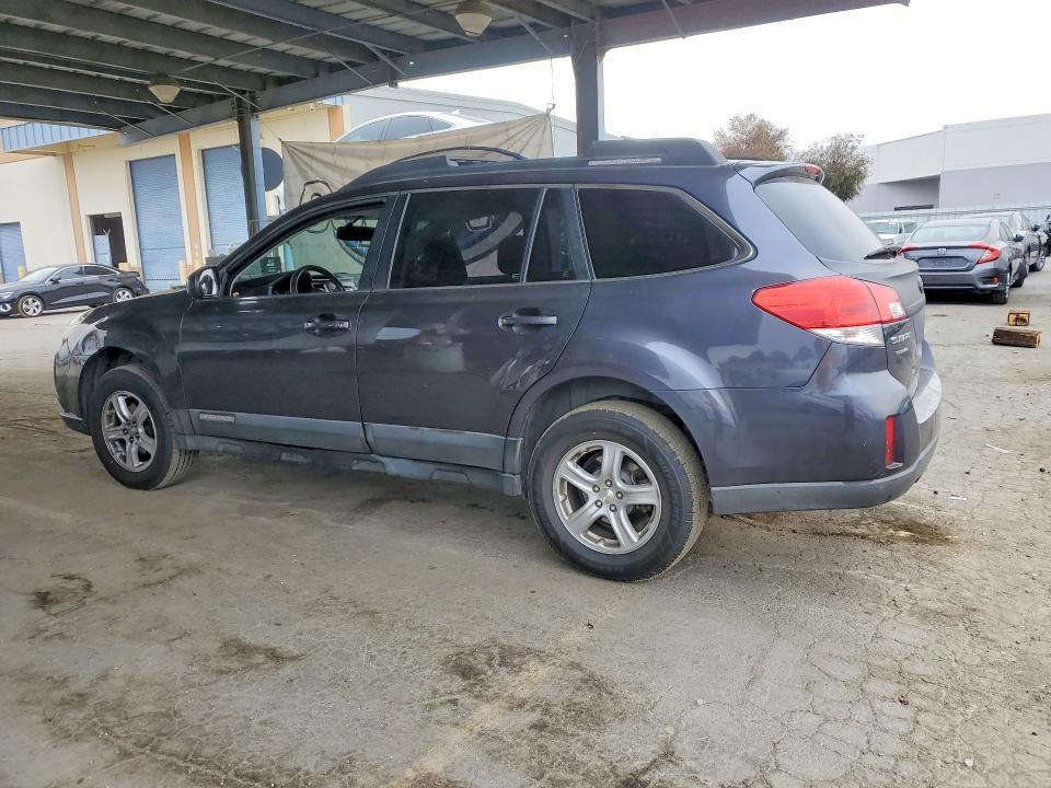 2010 Subaru Outback მანქანა იყიდება აუქციონზე, vin: 4S4BRBCC1A3322240, აუქციონის ნომერი: 64833386