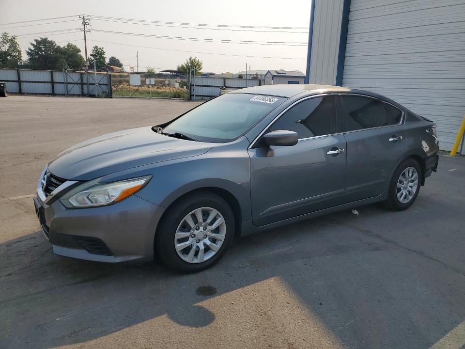 2017 Nissan Altima მანქანა იყიდება აუქციონზე, vin: 1N4AL3AP8HN350652, აუქციონის ნომერი: 64486356