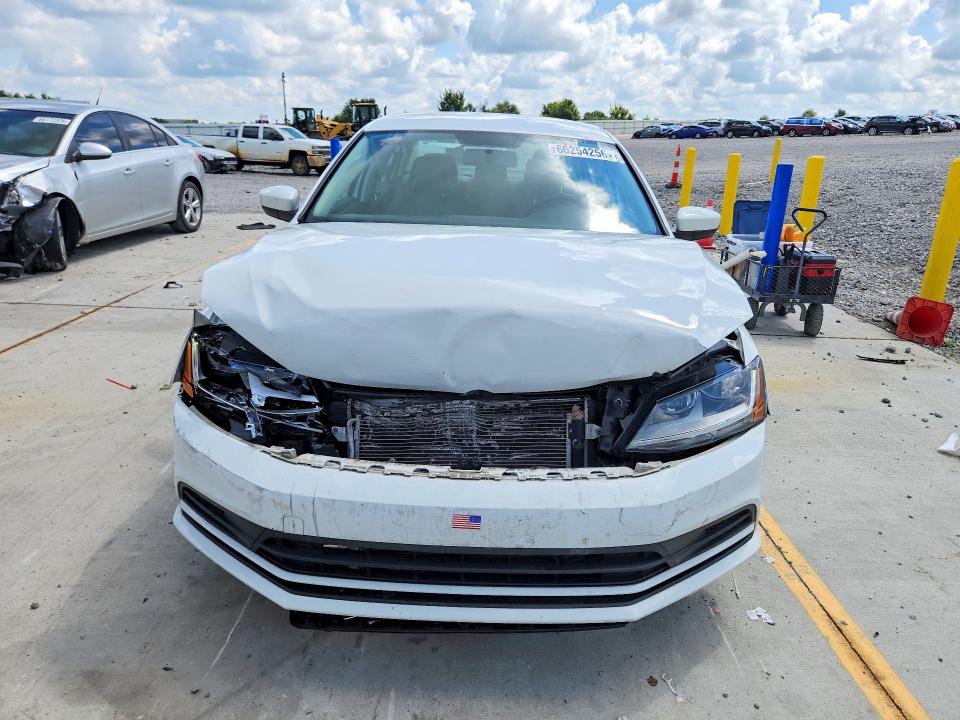 66254256 :رقم المزاد ، 3VW167AJ5HM330337 vin ، 2017 Volkswagen Jetta مزاد بيع