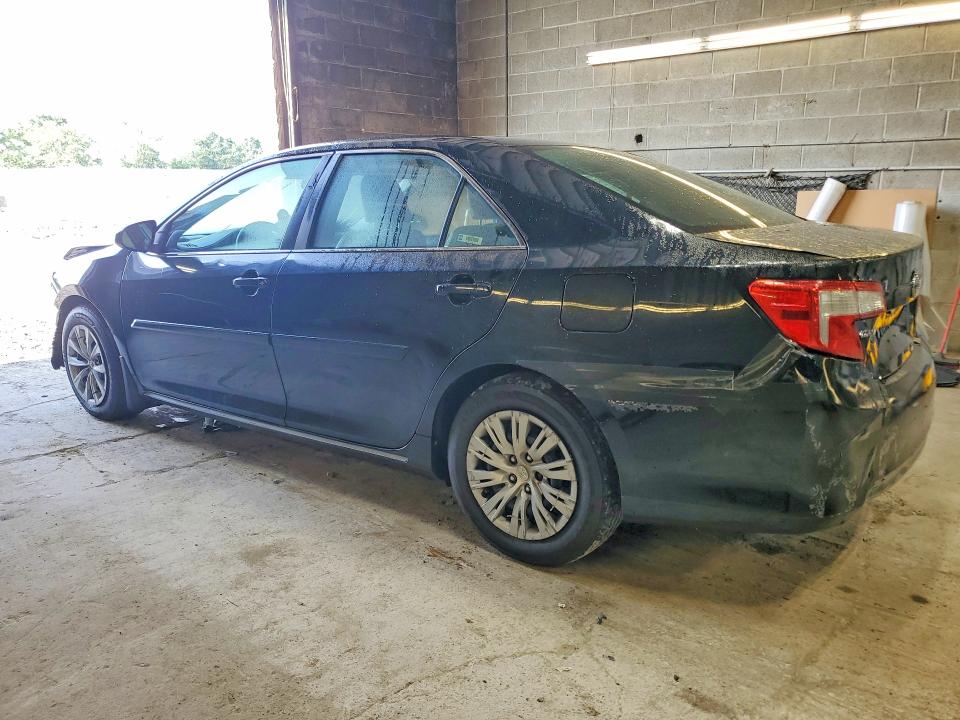 65176726 :رقم المزاد ، 4T4BF1FK8ER386447 vin ، 2014 Toyota Camry مزاد بيع