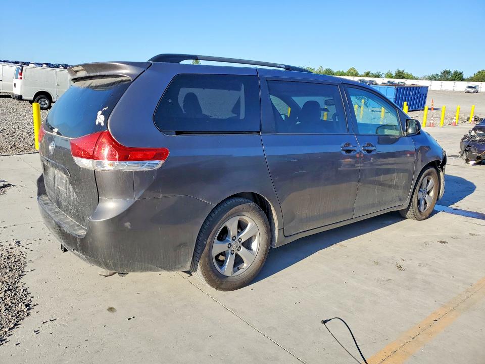 Продаж на аукціоні авто 2014 Toyota Sienna, vin: 5TDKK3DC9ES475417, номер лоту: 63348406