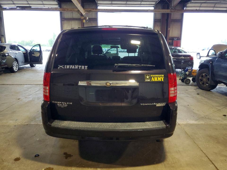 64123416 :رقم المزاد ، 2A4RR5D15AR240059 vin ، 2010 Chrysler Town & Country مزاد بيع