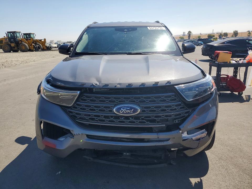 63733756 :رقم المزاد ، 1FMSK8DHXNGB02837 vin ، 2022 Ford Explorer مزاد بيع