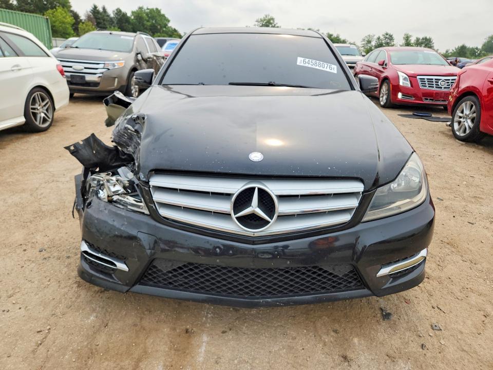 Продаж на аукціоні авто 2013 Mercedes-benz C, vin: WDDGF8AB8DG070733, номер лоту: 64588076