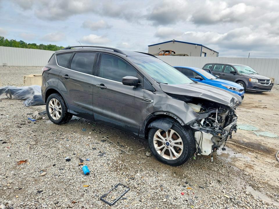 Продаж на аукціоні авто 2017 Ford Escape, vin: 1FMCU0GDXHUE22478, номер лоту: 64893726