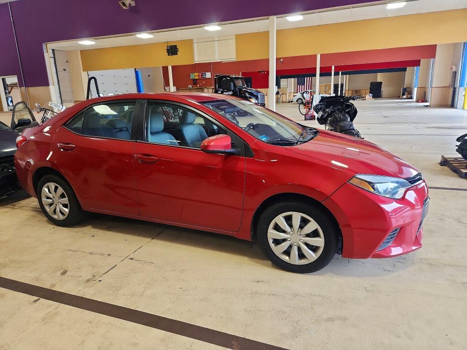65265146 :رقم المزاد ، 2T1BURHE3FC407388 vin ، 2015 Toyota Corolla مزاد بيع