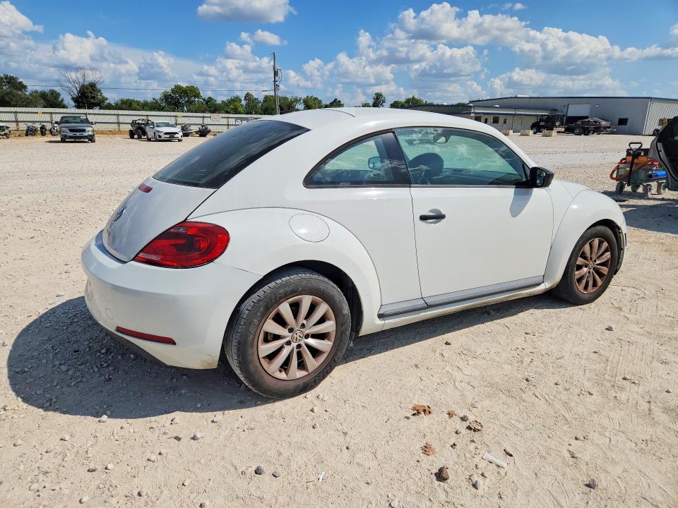 64281136 :رقم المزاد ، 3VWF17AT8GM606210 vin ، 2016 Volkswagen Beetle مزاد بيع