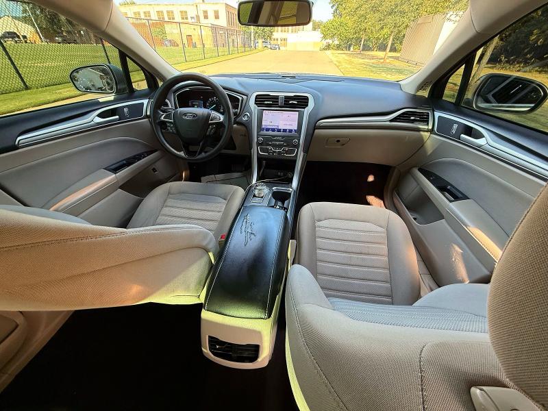 61452766 :رقم المزاد ، 3FA6P0LU4LR217436 vin ، 2020 Ford Fusion مزاد بيع