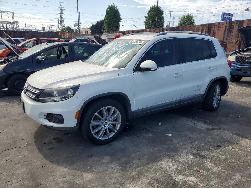 63688666 :رقم المزاد ، WVGAV3AX4EW560199 vin ، 2014 Volkswagen Tiguan مزاد بيع
