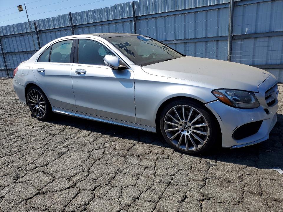 64848016 :رقم المزاد ، 55SWF4JBXHU225943 vin ، 2017 Mercedes-benz C مزاد بيع
