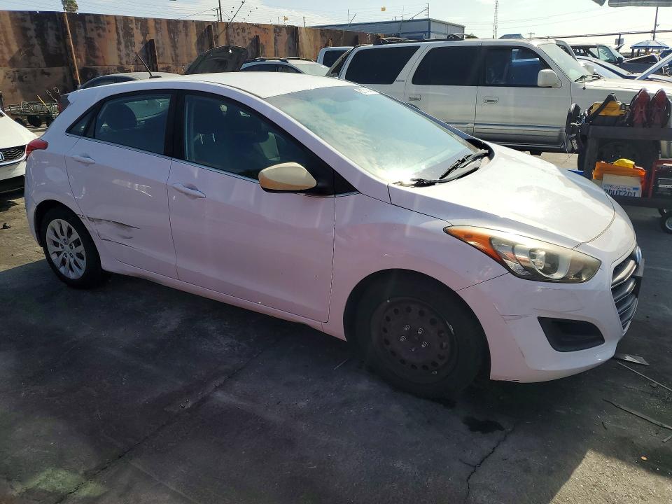2016 Hyundai Elantra Gt მანქანა იყიდება აუქციონზე, vin: KMHD35LHXGU276644, აუქციონის ნომერი: 63774046