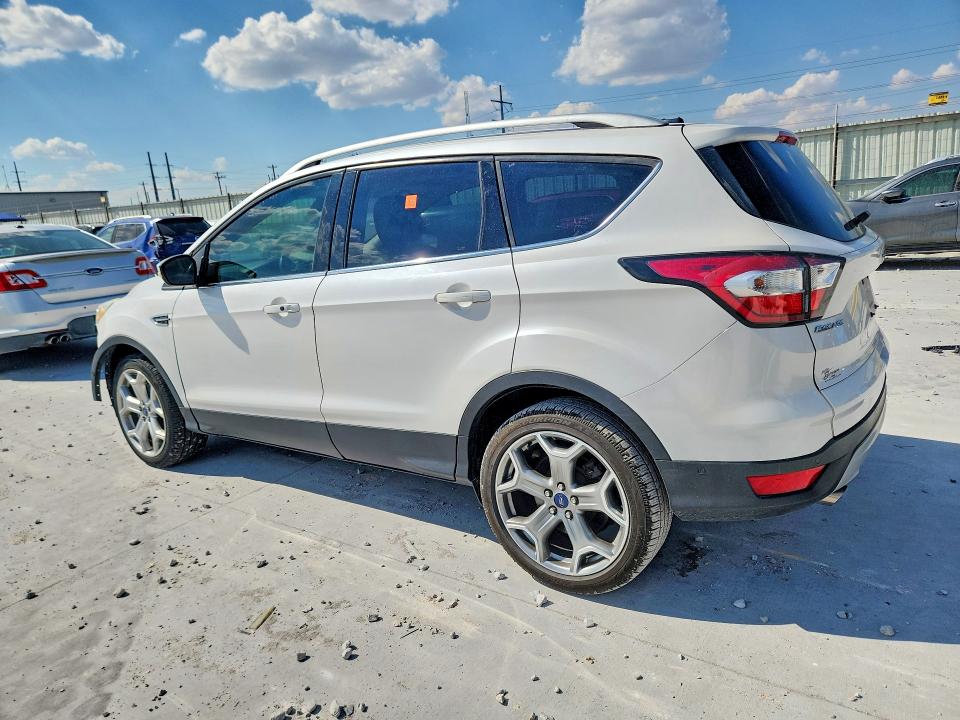 Продажа на аукционе авто 2017 Ford Escape, vin: 1FMCU0J95HUE15670, номер лота: 64453776