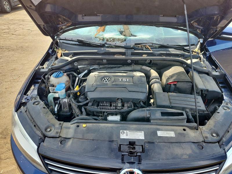 65634956 :رقم المزاد ، 3VWB17AJ1EM409857 vin ، 2014 Volkswagen Jetta مزاد بيع