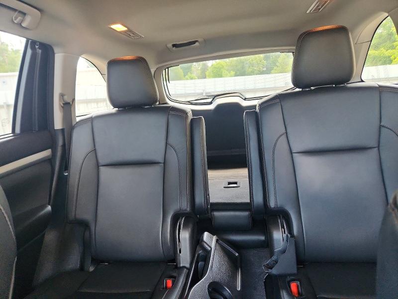 Продажа на аукционе авто 2018 Toyota Highlander, vin: 5TDKZRFH3JS548119, номер лота: 65537306
