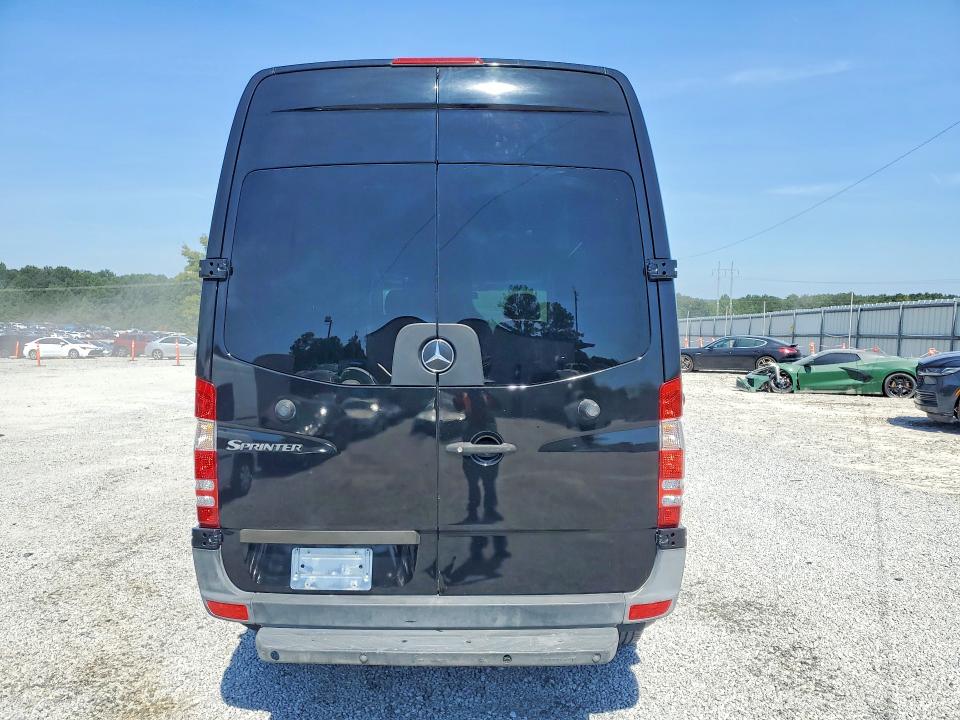 65988666 :رقم المزاد ، WDZPE7CC7A5478810 vin ، 2010 Mercedes-benz Sprinter مزاد بيع